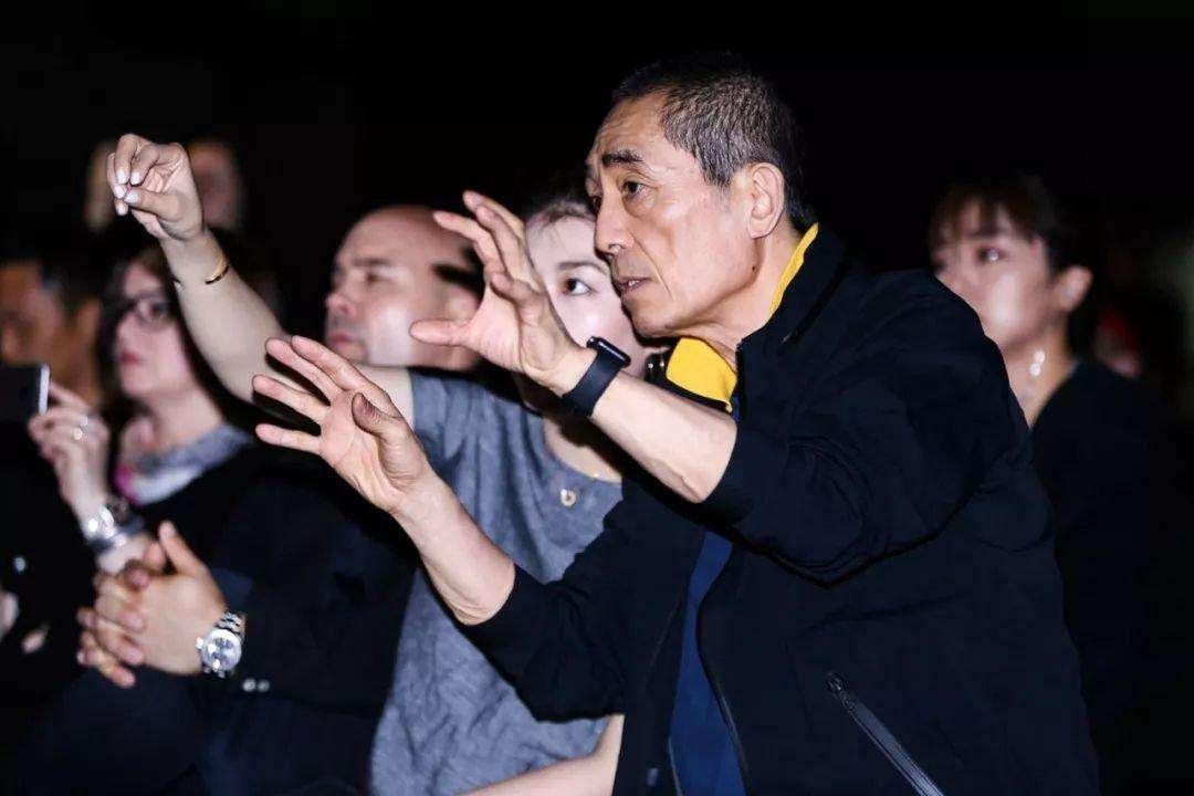 长城海外票房见证友情奇迹，爱与陪伴的温馨故事