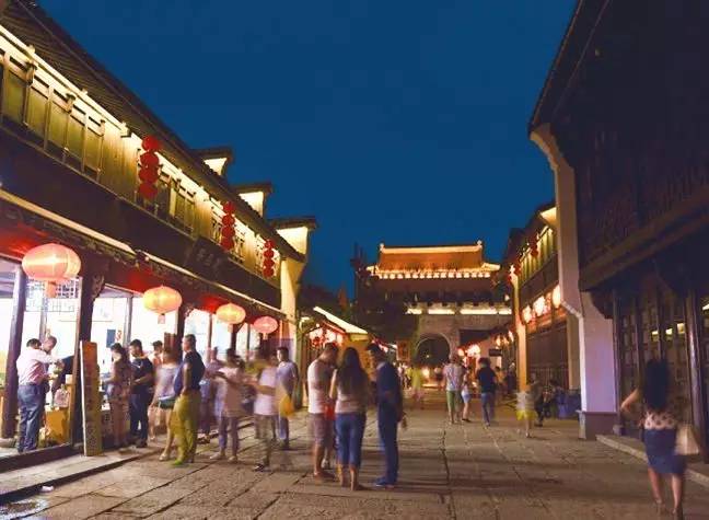 探秘特色小店与最新网贷口子，揭秘2024年网贷行业新动态