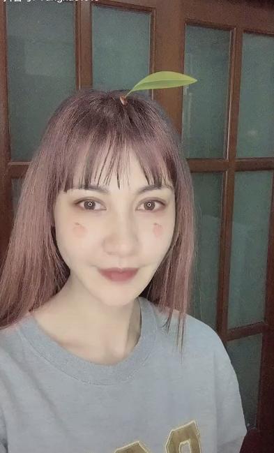 齐肩短发剪发视频，自信成长之旅，新潮流引领风尚标