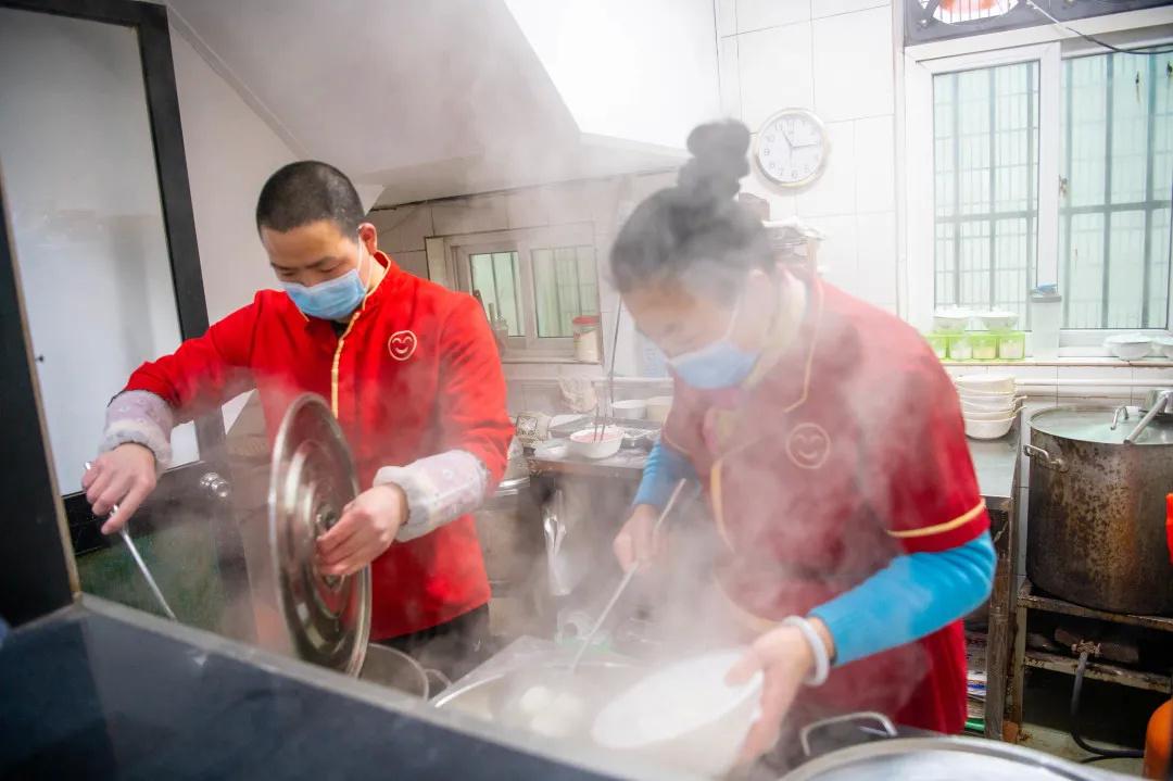 探秘小巷深处的特色小店，最新恶搞大片乐园