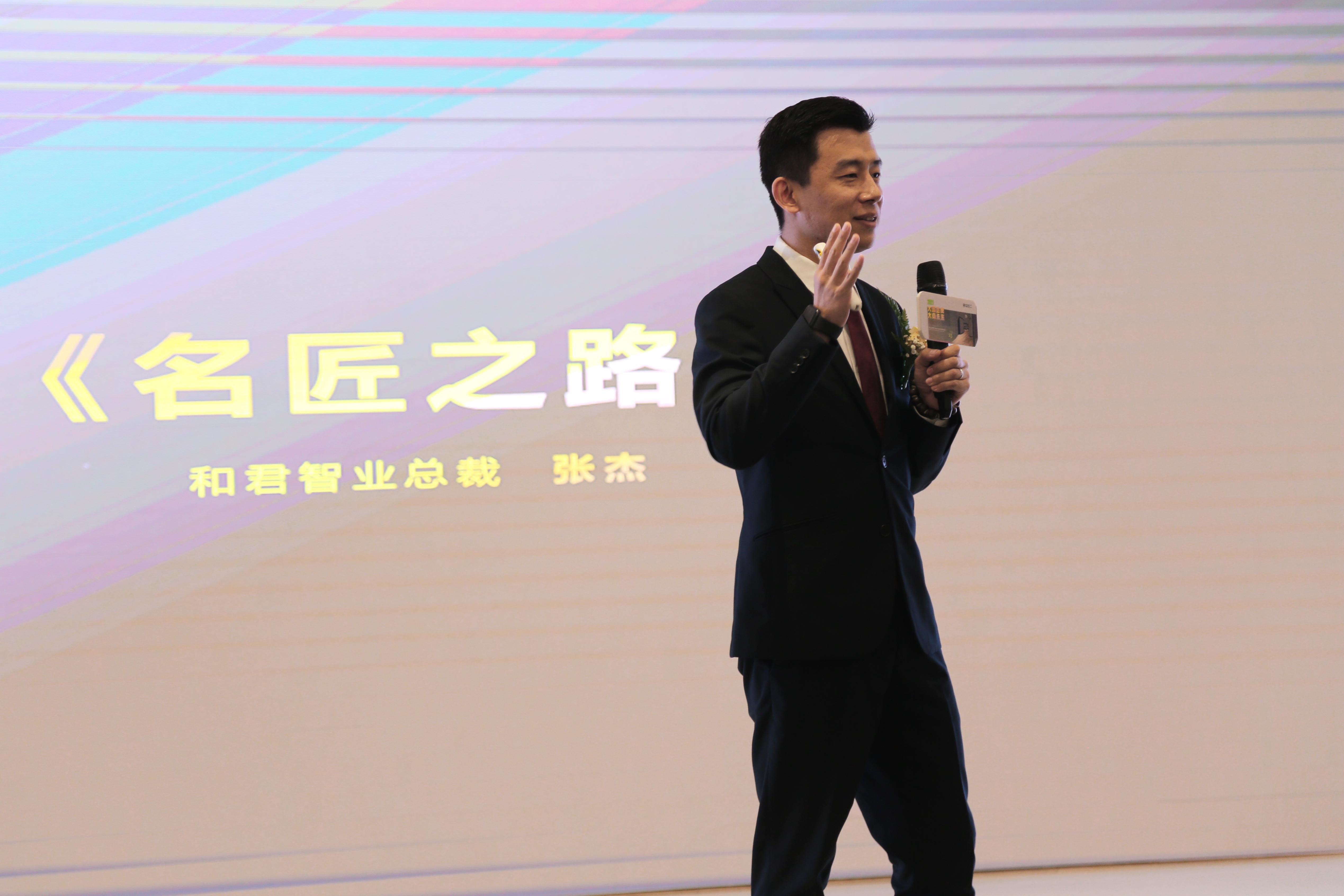 科技与美学完美结合，最新潮地板引领潮流风向标