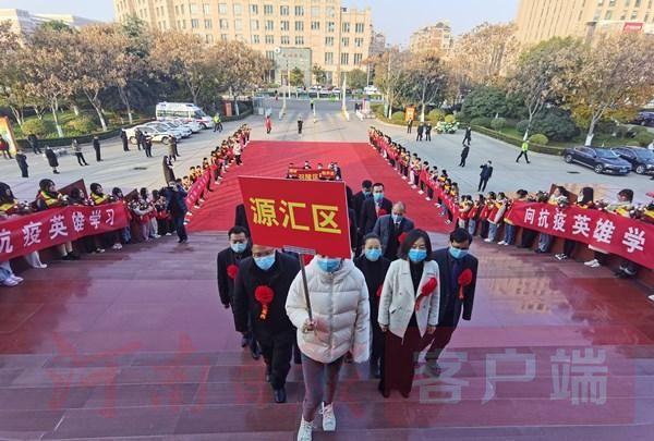最新肺炎地区温情蔓延，小城抗疫日常与深厚友情的见证