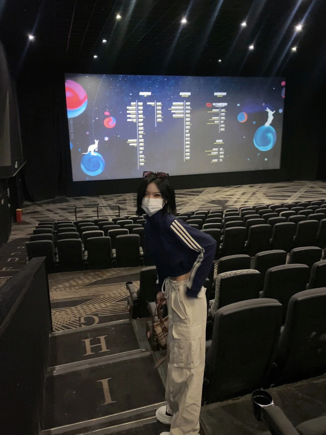 光影新纪元揭秘，智能影院助手引领电影院拍照新风尚