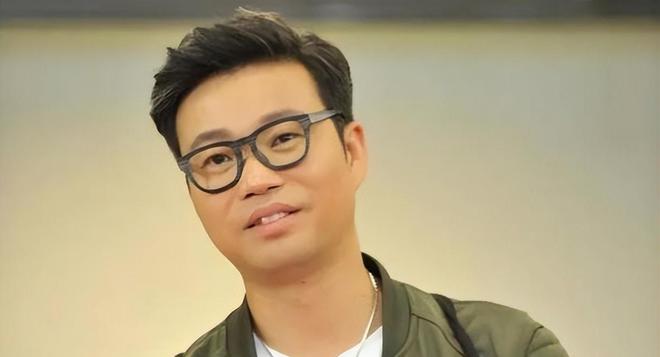 揭秘大明星，光环背后的故事传奇