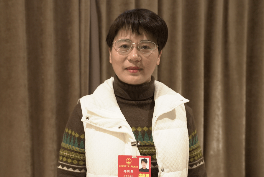 两会热议三胎政策最新动态，拥抱变化，自信育儿，共创美好生活愿景