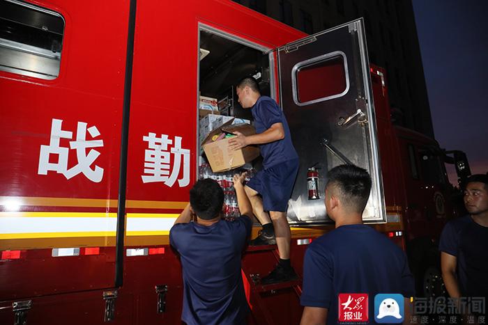中国最新式装甲运兵车，力量与速度的完美融合震撼登场！