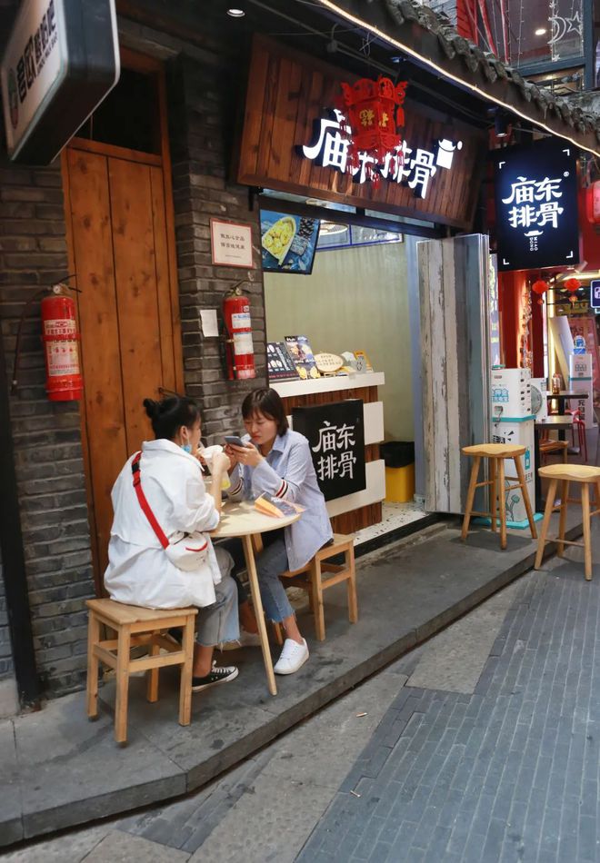 小巷深处的独特风情，最新三级合集特色店铺探秘（警示，内容涉黄，请远离）