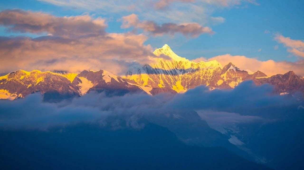 梅里雪山天气预报更新，风云变幻中的壮丽景观与地域影响探究