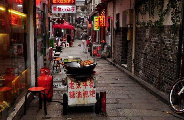 湖南岳阳隐秘小巷的味觉奇迹，探索特色小店的非凡之旅